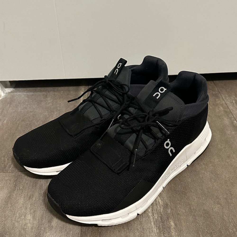 On Running Men's Black Athletic Shoes
